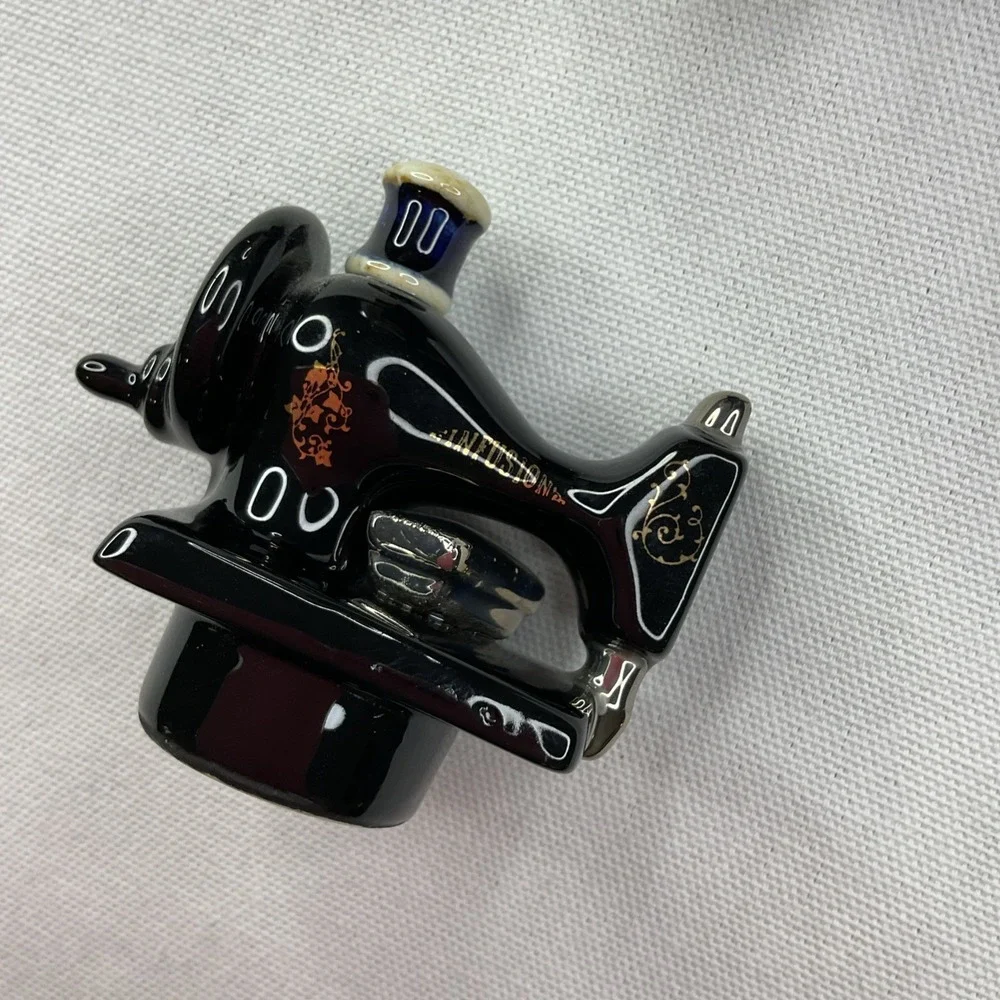Vintage Cardew Design Porcelain Mini Infusion Sewing Machine Tea Pot England